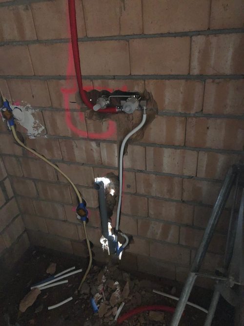 Toevoer in de ruwbouw, voor de afbouw begint